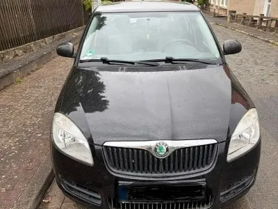 Używany Skoda Fabia Classic 69 KM (50 kW) 2009 Czarny Sedan/Limuzyna