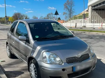 Usata Toyota Yaris 70 CV (51 kW) 2006 Grigio Utilitaria