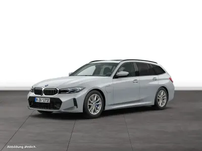 Gebraucht BMW 330e 292 PS (214 kW) 2025 Brooklyn grau metallic Kombi