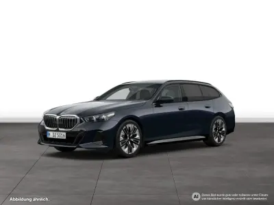 Gebraucht BMW 520 M Sport 197 PS (144 kW) 2025 Schwarz Kombi