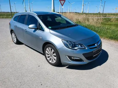 Usata Opel Astra 165 CV (121 kW) 2014 Grigio Station wagon