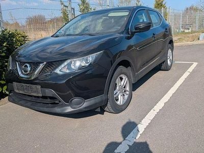 Second-hand Nissan Qashqai Visia 116 CP (85 kW) 2015 Negru SUV