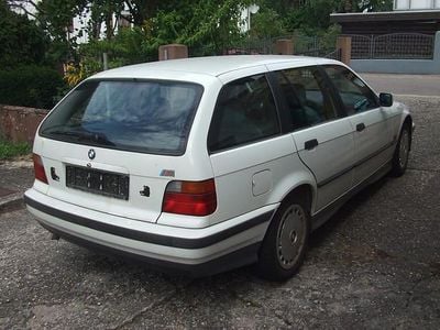 Gebraucht BMW 318 90 PS (66 kW) 1996 Weiß Kombi