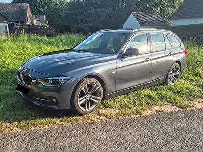 Gebraucht BMW 330 Sport Line 258 PS (189 kW) 2017 Grau Kombi