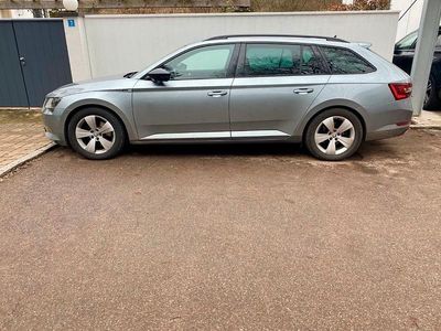 Gebraucht Skoda Superb SportLine 190 PS (139 kW) 2019 Silber Kombi