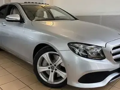 Usata Mercedes E350 258 CV (189 kW) 2018 Argento Berlina