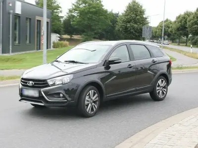 Gebraucht Lada Vesta 102 PS (75 kW) 2020 Schwarz Kombi