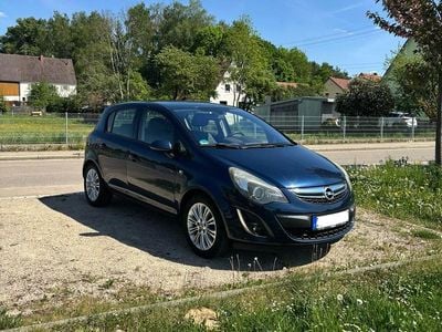 Blau Gebraucht 2012 Opel Corsa Innovation Kleinwagen | 5.500 € (Etwas zu teuer)