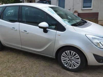 Gebraucht Opel Meriva Innovation 120 PS (88 kW) 2013 Silber Van / Kleinbus
