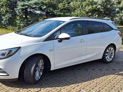 Weiß Gebraucht 2019 Opel Astra Kombi | 13.250 € (Teuer)