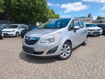 Gebraucht Opel Meriva Edition 101 PS (74 kW) 2010 Starsilber/silver iii Van / Kleinbus