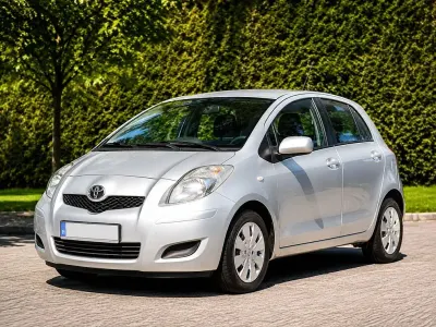 Gebraucht Toyota Yaris Cool 99 PS (72 kW) 2009 Silber Kleinwagen
