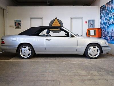 Usata Mercedes E50 AMG AMG 360 CV (264 kW) 1997 Argento Berlina