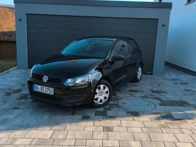 Gebraucht VW Polo 60 PS (44 kW) 2014 Schwarz Kleinwagen