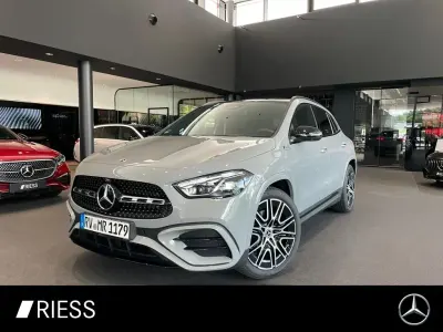 Gebraucht Mercedes GLA200 AMG 163 PS (119 kW) 2026 Grau SUV