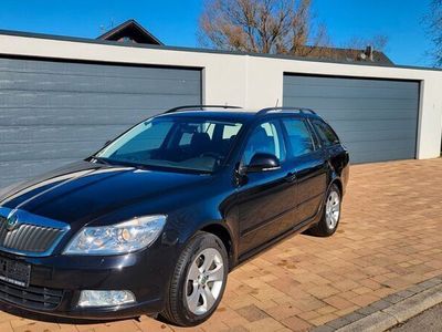 gebraucht Skoda Octavia Combi Elegance,Xenon,Temp,SHZ,PDC,ALU