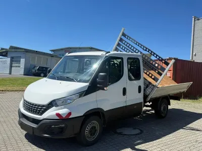 Gebraucht Iveco Daily 136 PS (100 kW) 2021 Weiß Van / Kleinbus