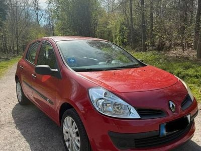 Usata Renault Clio III 75 CV (55 kW) 2007 Rosso Utilitaria