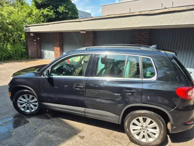 Gebraucht VW Tiguan Sport 200 PS (147 kW) 2010 Schwarz SUV
