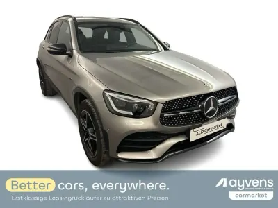 Używany Mercedes GLC300e Exclusive 211 KM (155 kW) 2021 Srebrny SUV