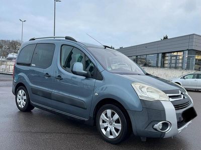 Grau Gebraucht 2010 Citroën Berlingo Van / Kleinbus | 3.490 € (Fairer Preis)