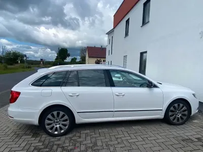 Gebraucht Skoda Superb GreenLine 105 PS (77 kW) 2011 Weiß Limousine