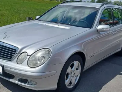 Używany Mercedes E220 Classic 150 KM (110 kW) 2004 Szary Kombi