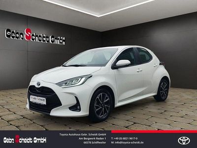 Gebraucht Toyota Yaris Hybrid Basis 116 PS (85 kW) 2023 Schneeweiß Limousine