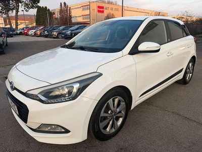 Gebraucht Hyundai i20 Passion 120 PS (88 kW) 2017 Weiß Limousine