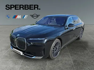 Gebraucht BMW 740 299 PS (219 kW) 2025 Schwarz Limousine