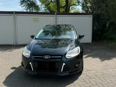 Gebraucht Ford Focus 115 PS (84 kW) 2011 Schwarz Kombi