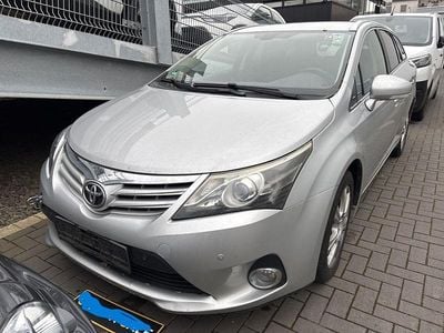 Gebraucht Toyota Avensis Executive 177 PS (130 kW) 2014 Silber Kombi