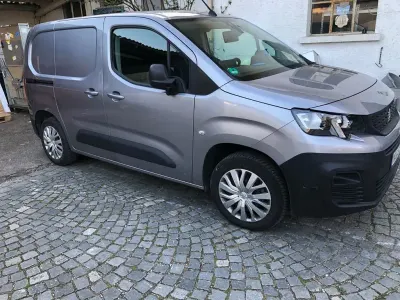 Gebraucht Peugeot Partner 101 PS (74 kW) 2019 Grau Van / Kleinbus