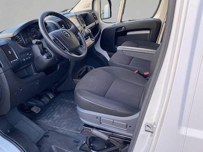 Second-hand Opel Movano Edition 140 CP (102 kW) 2024 Alb Monovolum