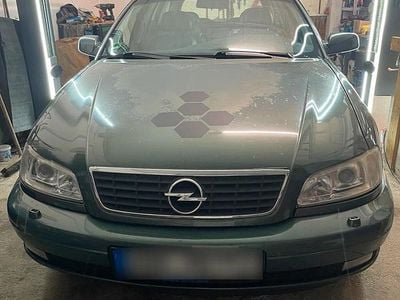 Gebraucht Opel Omega Design Edition 180 PS (132 kW) 2001 Grün Kombi