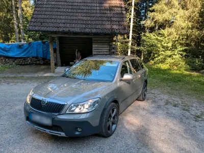 Gebraucht Skoda Octavia Scout Scout 4x4 160 PS (117 kW) 2010 Silber Kombi