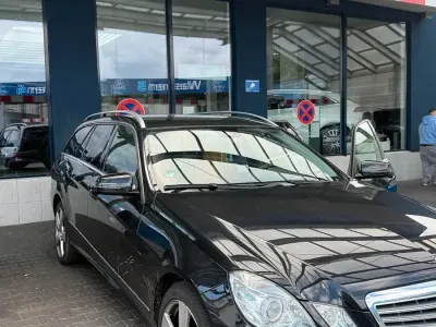 Gebraucht Mercedes E200 170 PS (125 kW) 2013 Schwarz Limousine