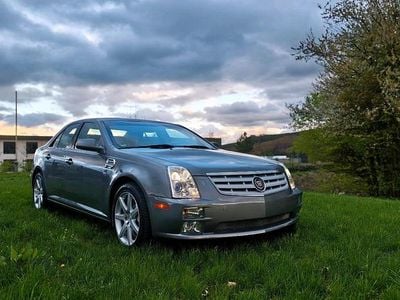 Usata Cadillac STS 325 CV (239 kW) 2008 Grigio Berlina