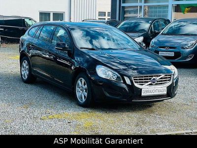 Usata Volvo V60 Kinetic 114 CV (83 kW) 2012 Nero Station wagon