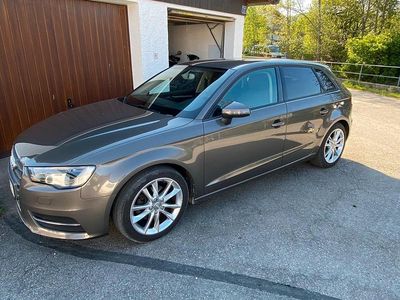 Gebraucht Audi A3 150 PS (110 kW) 2015 Braun Limousine
