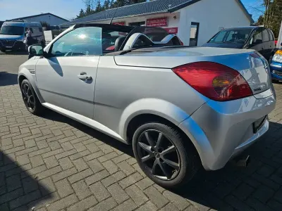 Gebraucht Opel Tigra Enjoy 125 PS (91 kW) 2005 Silber Cabrio