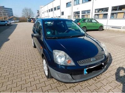 Gebraucht Ford Fiesta 60 PS (44 kW) 2006 Blau Kleinwagen