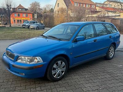Gebraucht Volvo V40 109 PS (80 kW) 2001 Blau Kombi