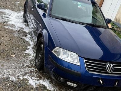 Blau Gebraucht 2001 VW Passat Basis Kombi | 1.500 € (Fairer Preis)