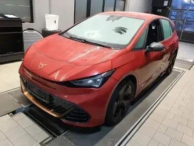 Gebraucht Cupra Born 150 kW (204 PS) 2023 Rayleigh red metallic Kleinwagen