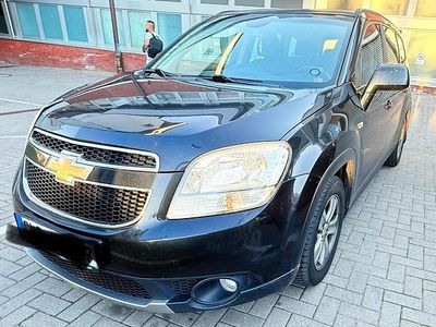 Second-hand Chevrolet Orlando 167 CP (122 kW) 2011 Negru Monovolum