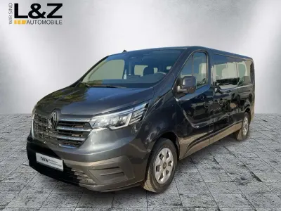 Begagnad Renault Trafic Life 150 HK (110 kW) 2024 Grå Minibuss