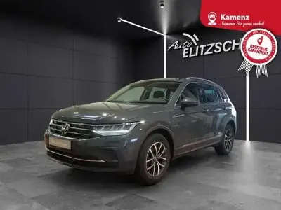 Gebraucht VW Tiguan Life 150 PS (110 kW) 2022 Grau SUV