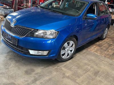 Gebraucht Skoda Rapid Active 90 PS (66 kW) 2016 Blau Kleinwagen