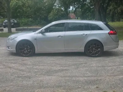 Gebraucht Opel Insignia 260 PS (191 kW) 2009 Silber Kombi